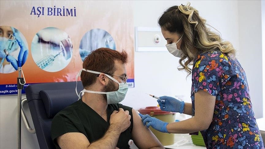 Turqi: Për katër ditë vaksinohen mbi 700 mijë punonjës shëndetësorë