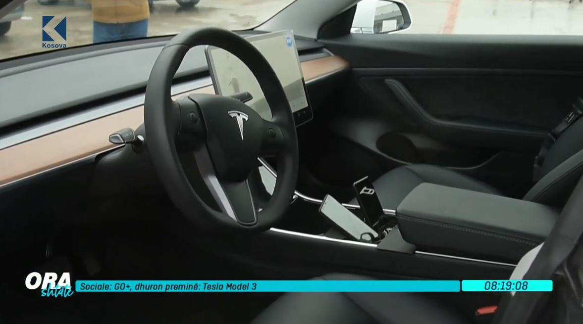 Ahmet Selmani, fitues i veturës TESLA 3, premia e fundit nga GO+ (VIDEO)