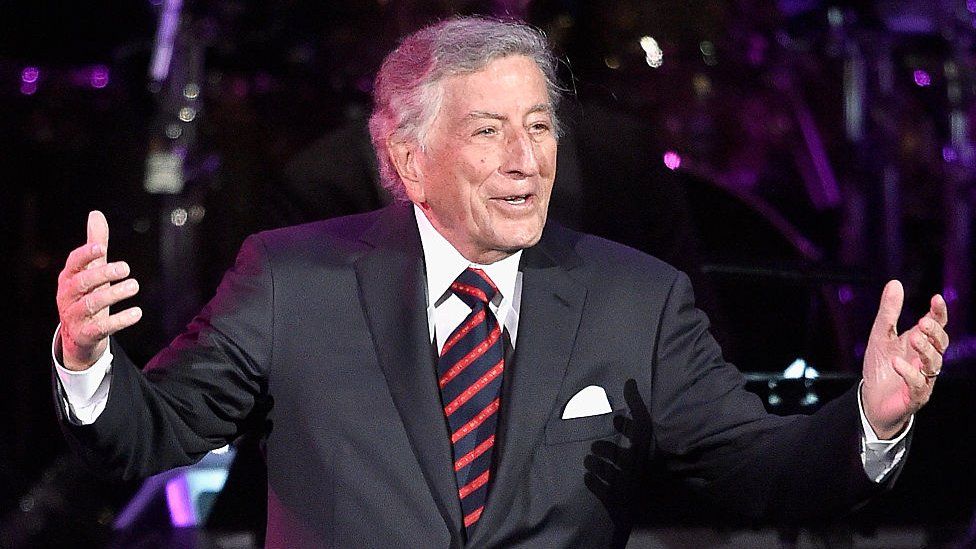 Tony Bennet zbulon se vuan nga Alzhaimer
