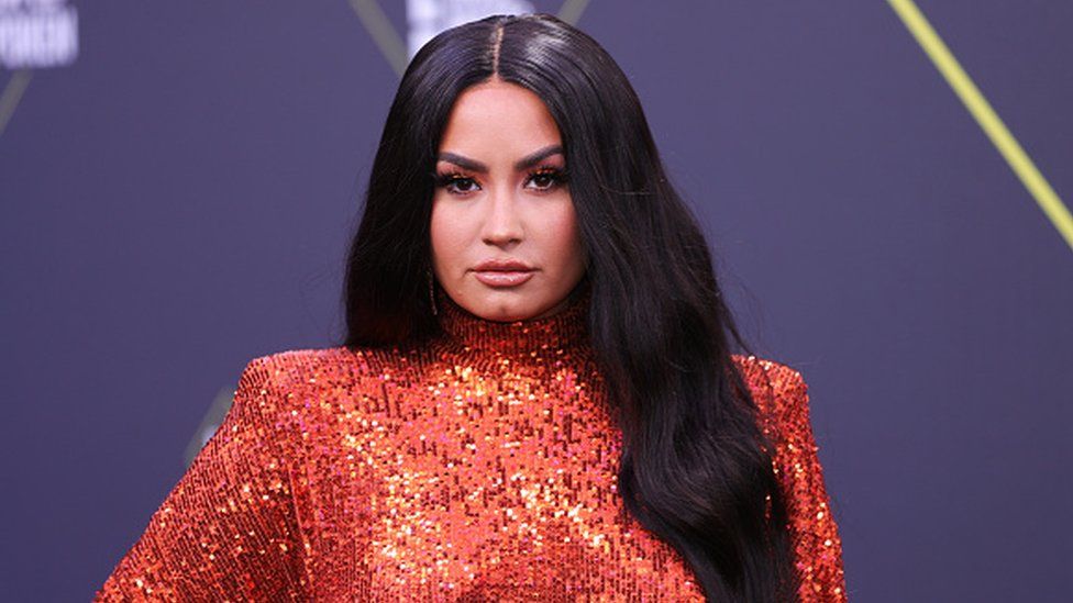 Demi Lovato pati tre goditje në tru dhe një sulm në zemër