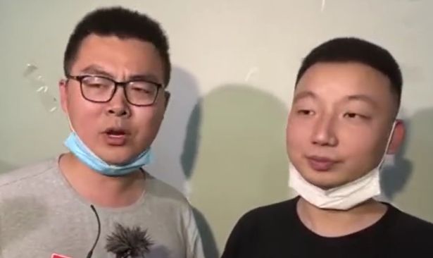 Burrat e ndërruar gjatë lindjes takohen me prindërit e vërtetë pas 28 vjetësh