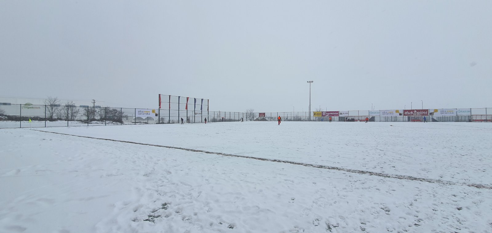 Besa-Ballkani, stadiumi ku po luhet ndeshja mbulohet nga bora (FOTO)