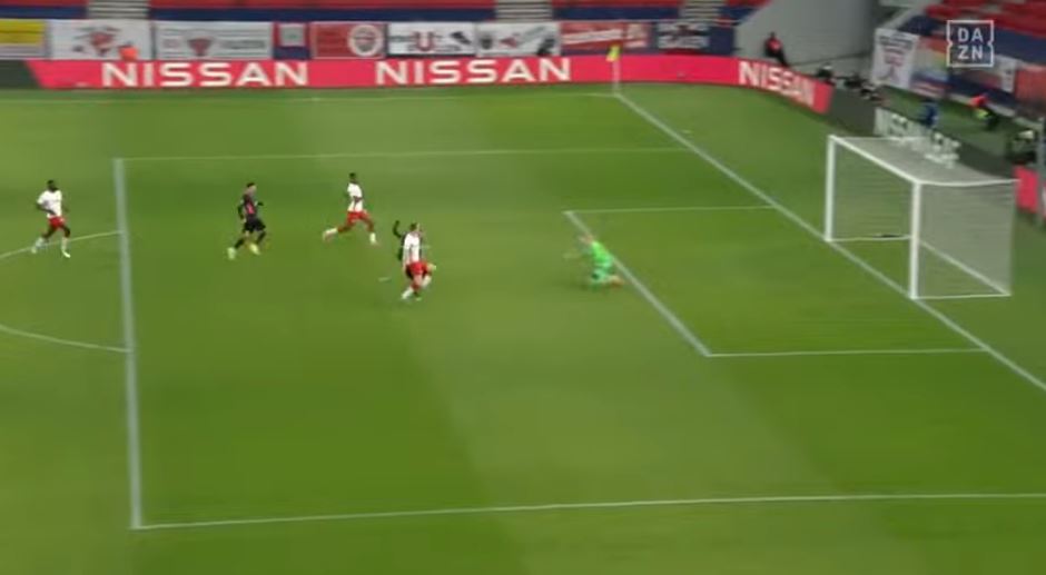 Liverpool me një këmbë në fazën tjetër të Champions League (VIDEO)