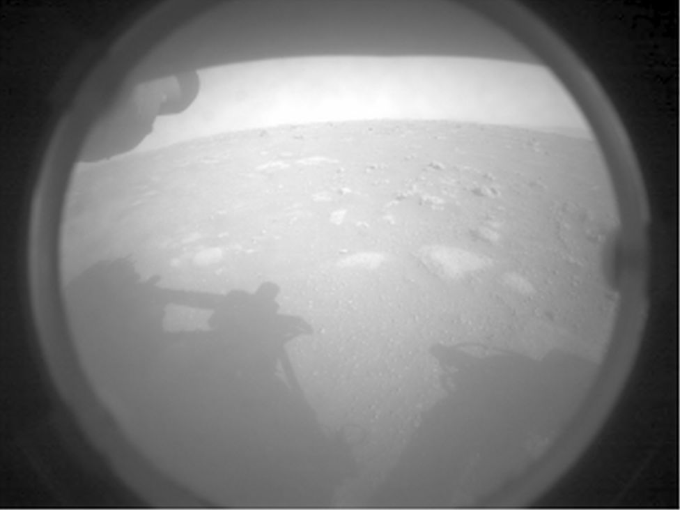 Anija kozmike e NASA-s në ‘formë të shkëlqyeshme” pas uljes në Mars