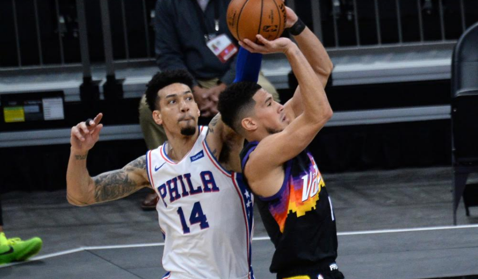 Devin Booker i pandalshëm, Suns fitojnë kundër Philadelphias