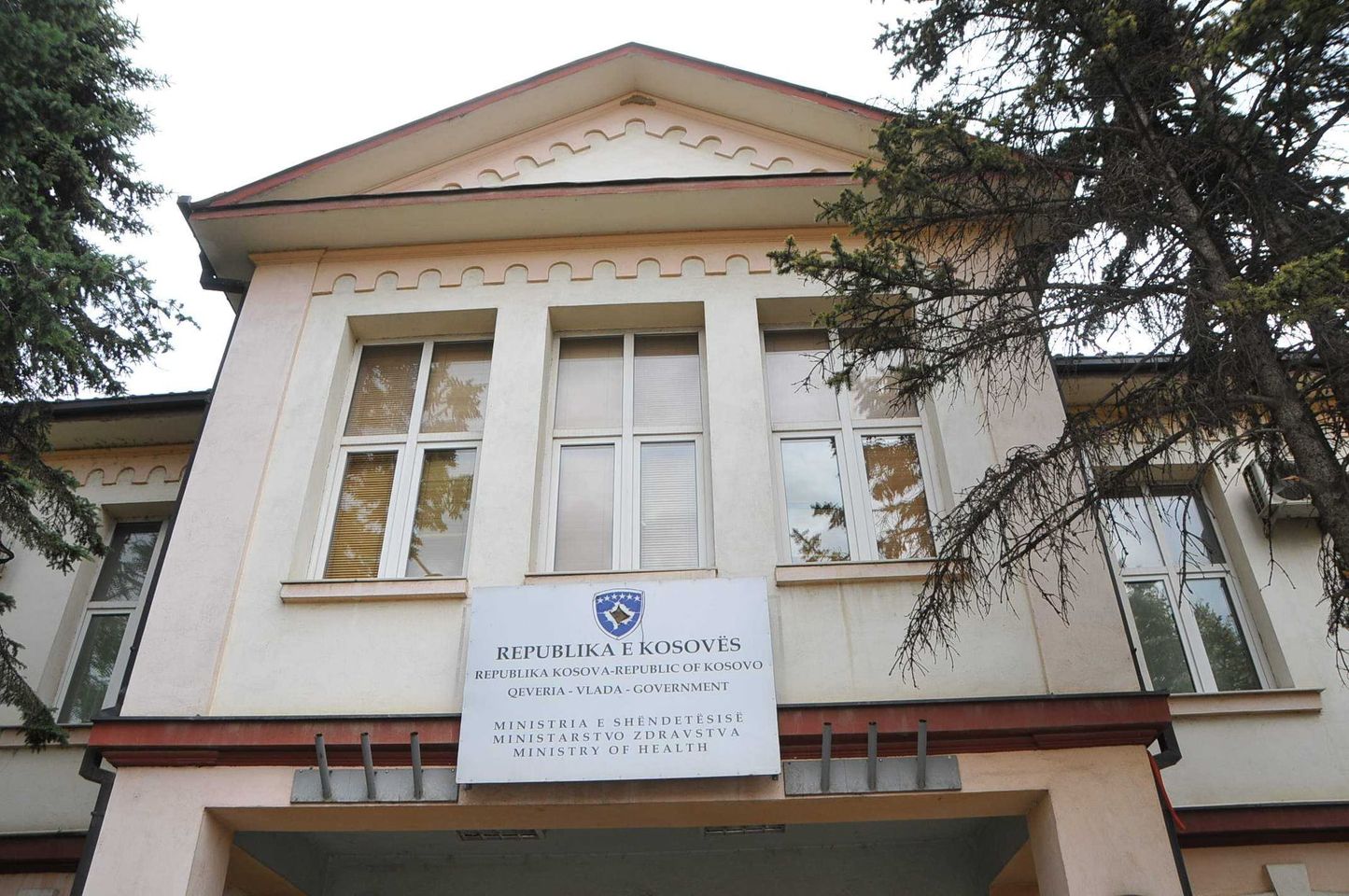 MSH: Mbi 80 vjeçët dhe ata me sëmundje kronike të presin thirrjen për vaksinim
