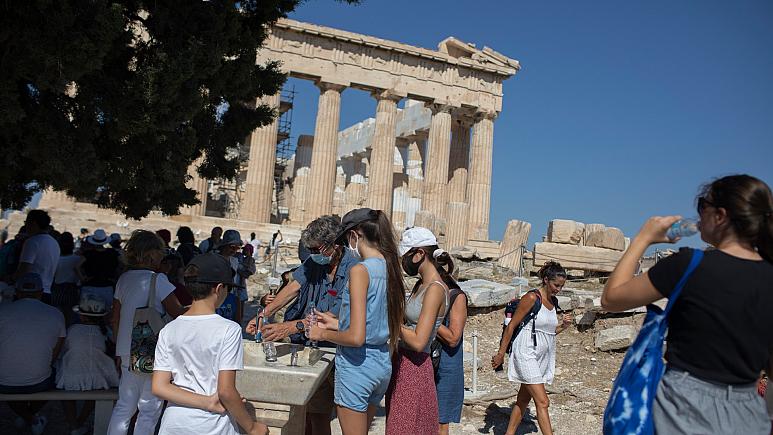 Greqia do të hapë kufijtë për turistët e huaj nga mesi i majit