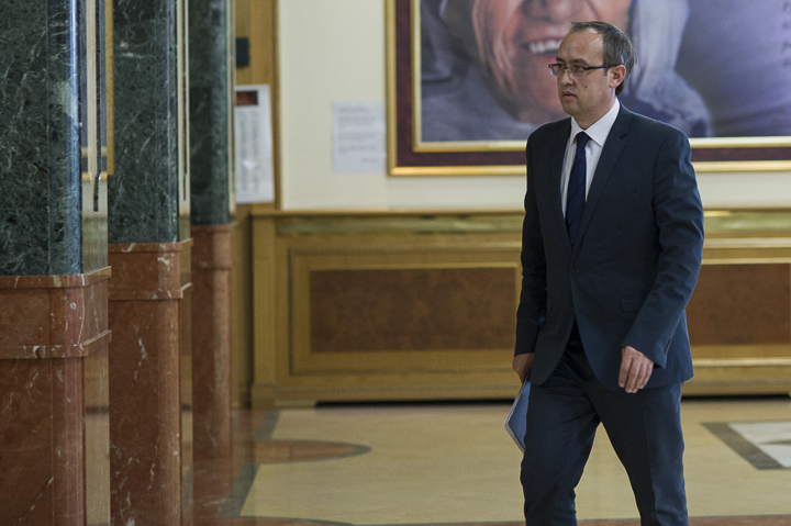Hoti: Qeveria e emëron pa konkurs një anëtare në OSHP