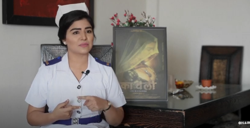 Nga aktore e Bollywood-it në infermiere për ta luftuar virusin (VIDEO)