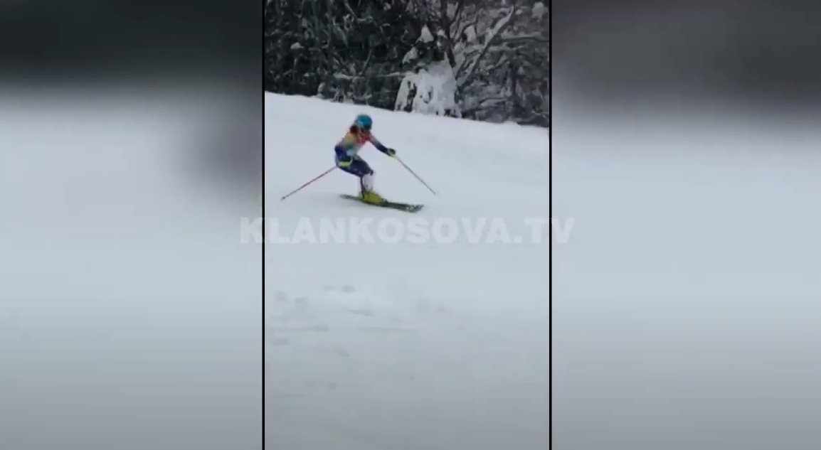 17-vjeçarja që hyri në histori të skitarisë kosovare (VIDEO)