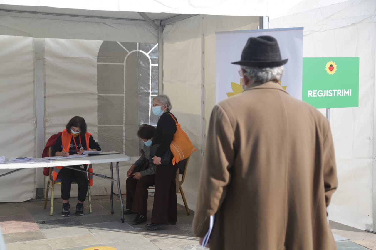 Vaksinimi kundër koronavirusit, kërkesë online në e-Albania
