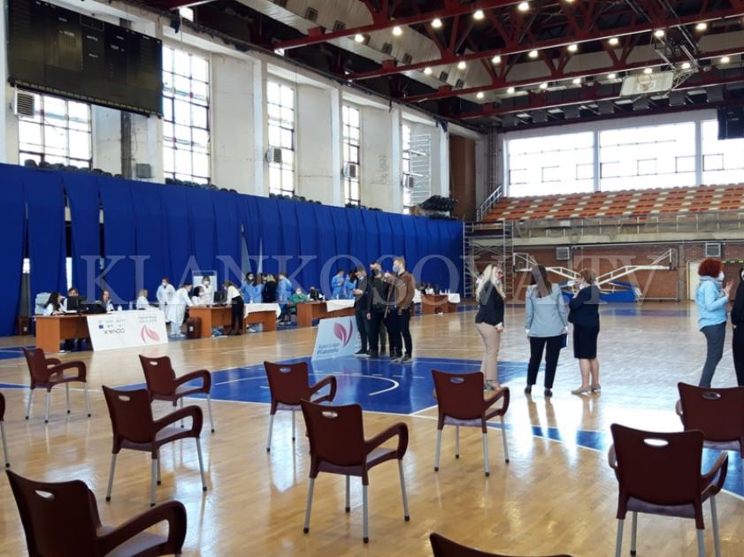 Salla "1 Tetori" gati për nisjen e vaksinimit kundër COVID-19 (VIDEO)