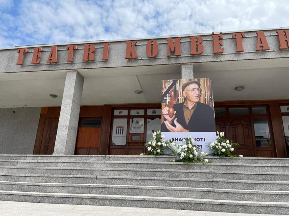 Hajrulla Çeku nderon figurën e Shaqir Hotit