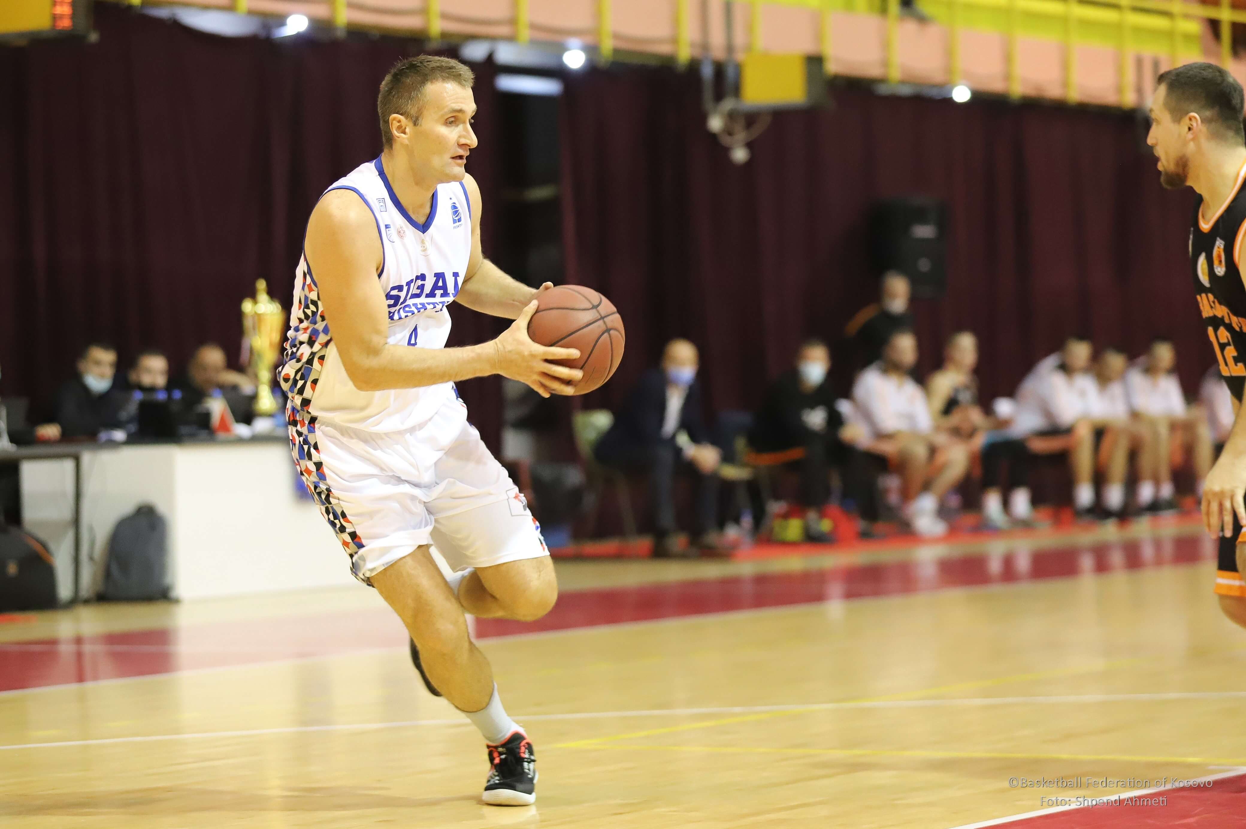 Prishtina dhe Bashkimi kalojnë në playoff, Trepça në playout