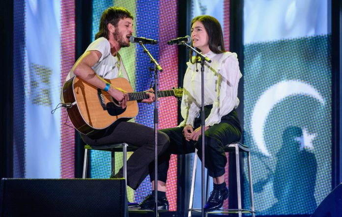 Lorde dhe Marlon Williams këndojnë këngën e Bruce Springsteen-it (VIDEO)