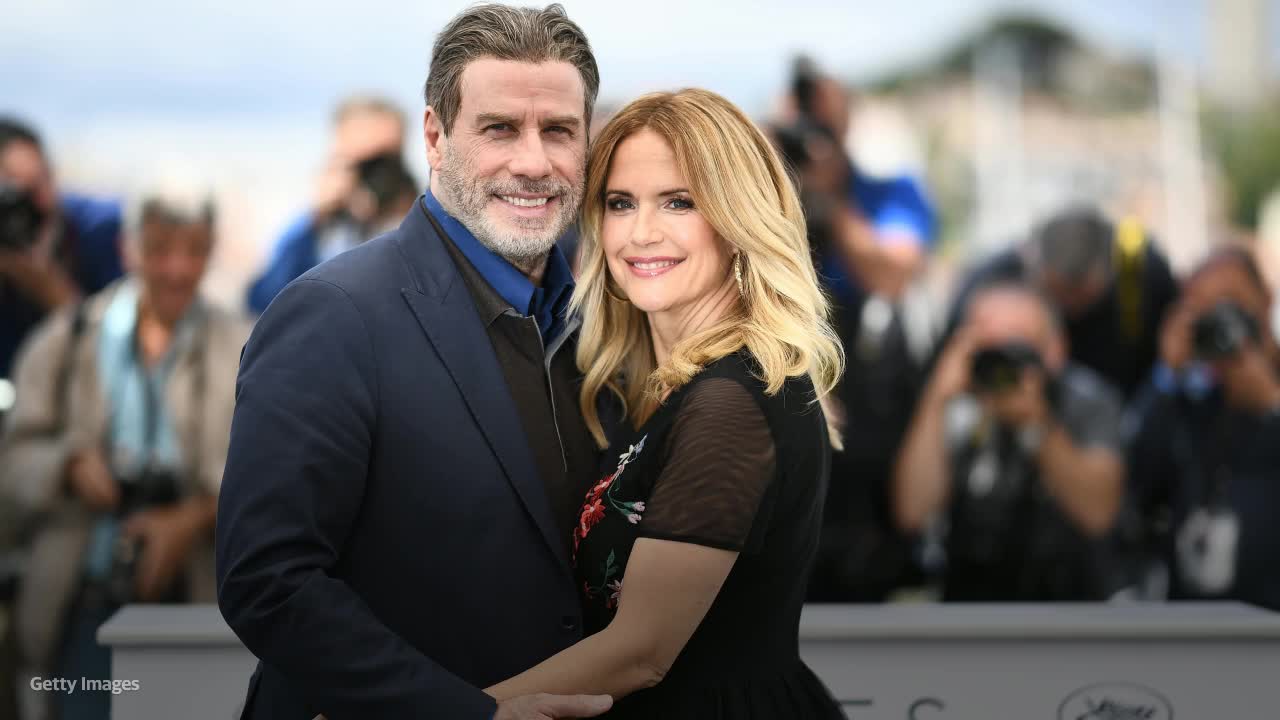 John Travolta hapet rreth luftës me pikëllimin pas vdekjes së gruas
