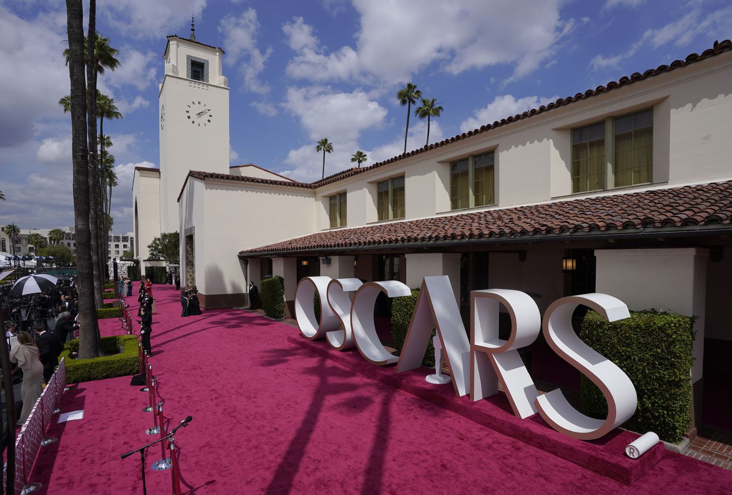 Cili është kodi i veshjes për sonte në Oscars 2021?