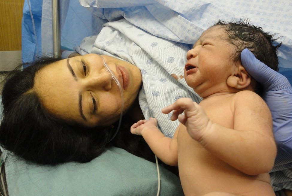 Studimi: Epidurali gjatë lindjes nuk rrit rrezikun e autizmit tek fëmijët