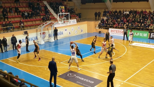 Peja kualifikohet në gjysmëfinale, mposht Vllazninë