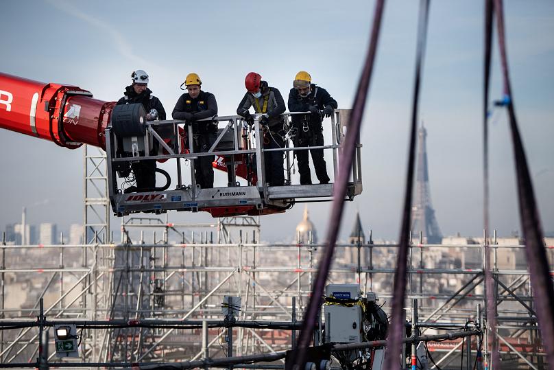 Dy vjet pune në restaurimin e Katedrales Notre Dame të Parisit (FOTO)