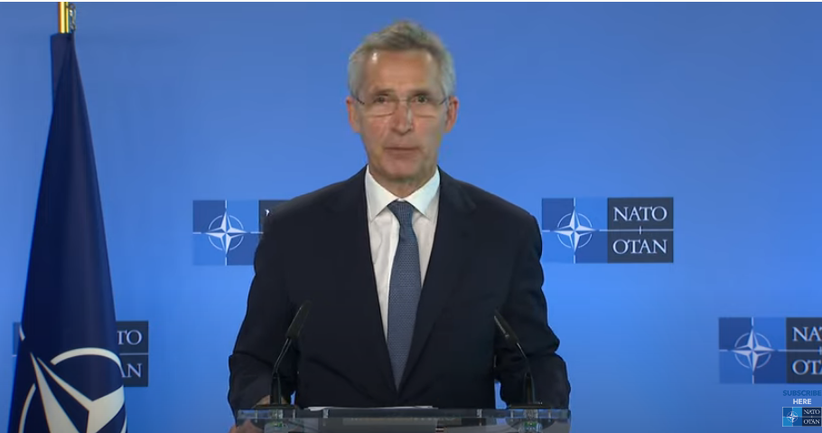 Stoltenberg: NATO ofron ndihmë të mëtejshme për aleatët në krizën e emigrantëve në Bjellorusi