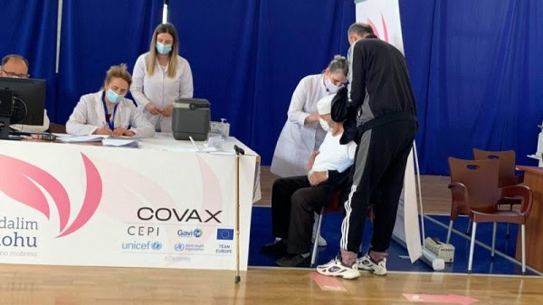Mbi 80 mijë persona të vaksinuar ndaj COVID-19 në nivel vendi