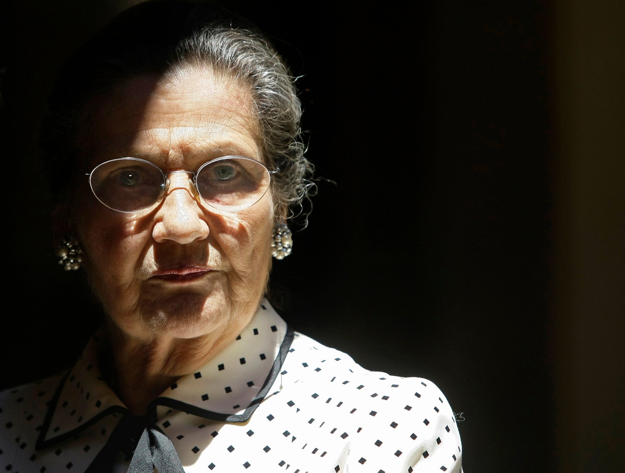 Ekspozita në Paris zbulon detaje mbi jetën e ikonës franceze Simone Veil