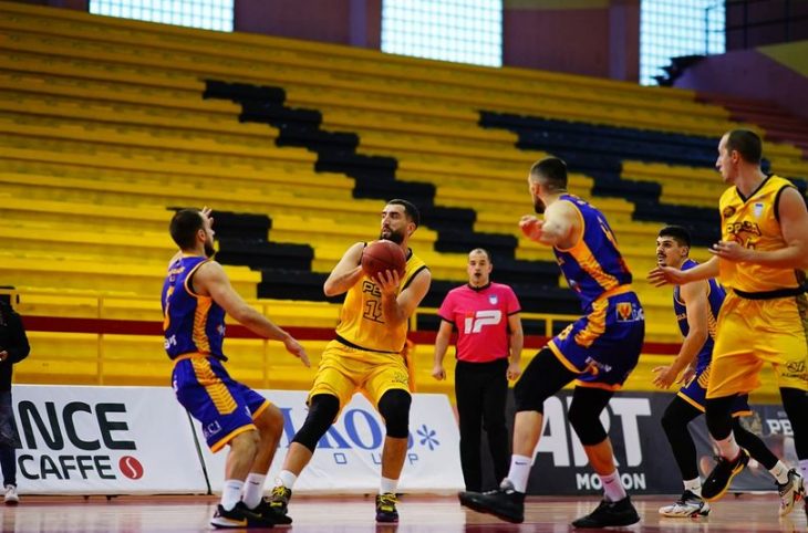 Golden Eagle Ylli mposht Pejën