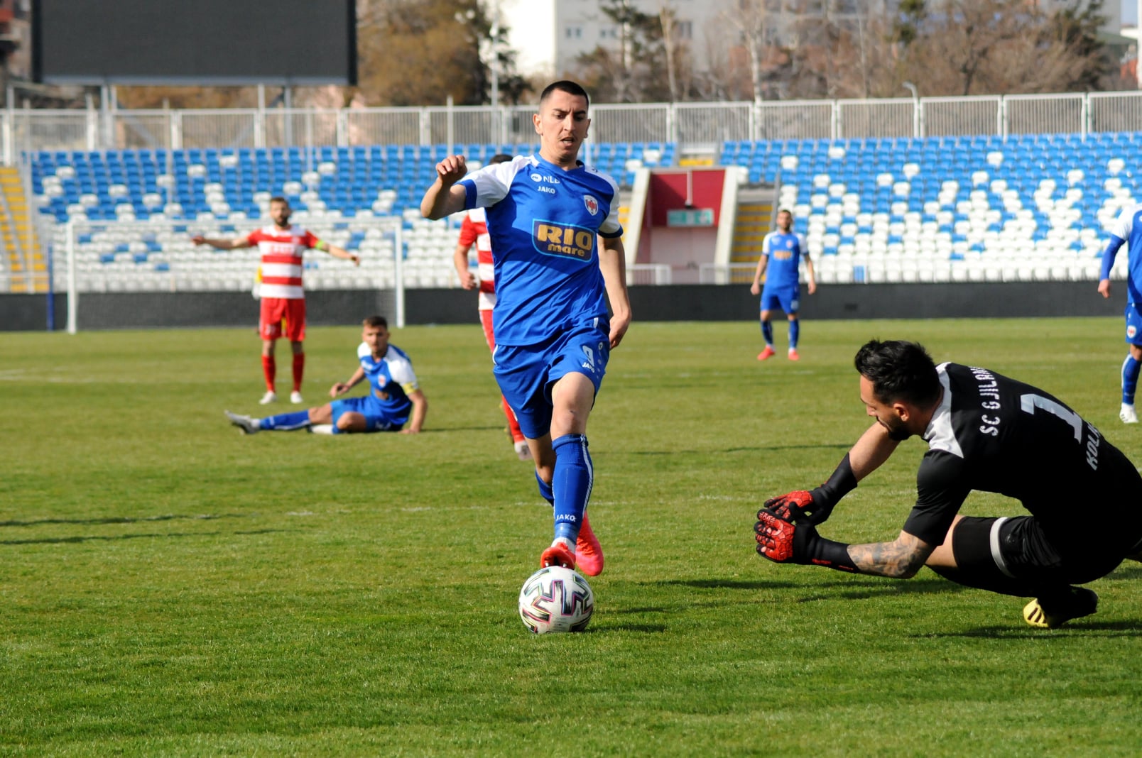 5 ndeshje të Superligës në të njëjtin orar: Prishtina luan për titullin, 4 duele të tjera për mbijetesë dhe dalje në Evropë