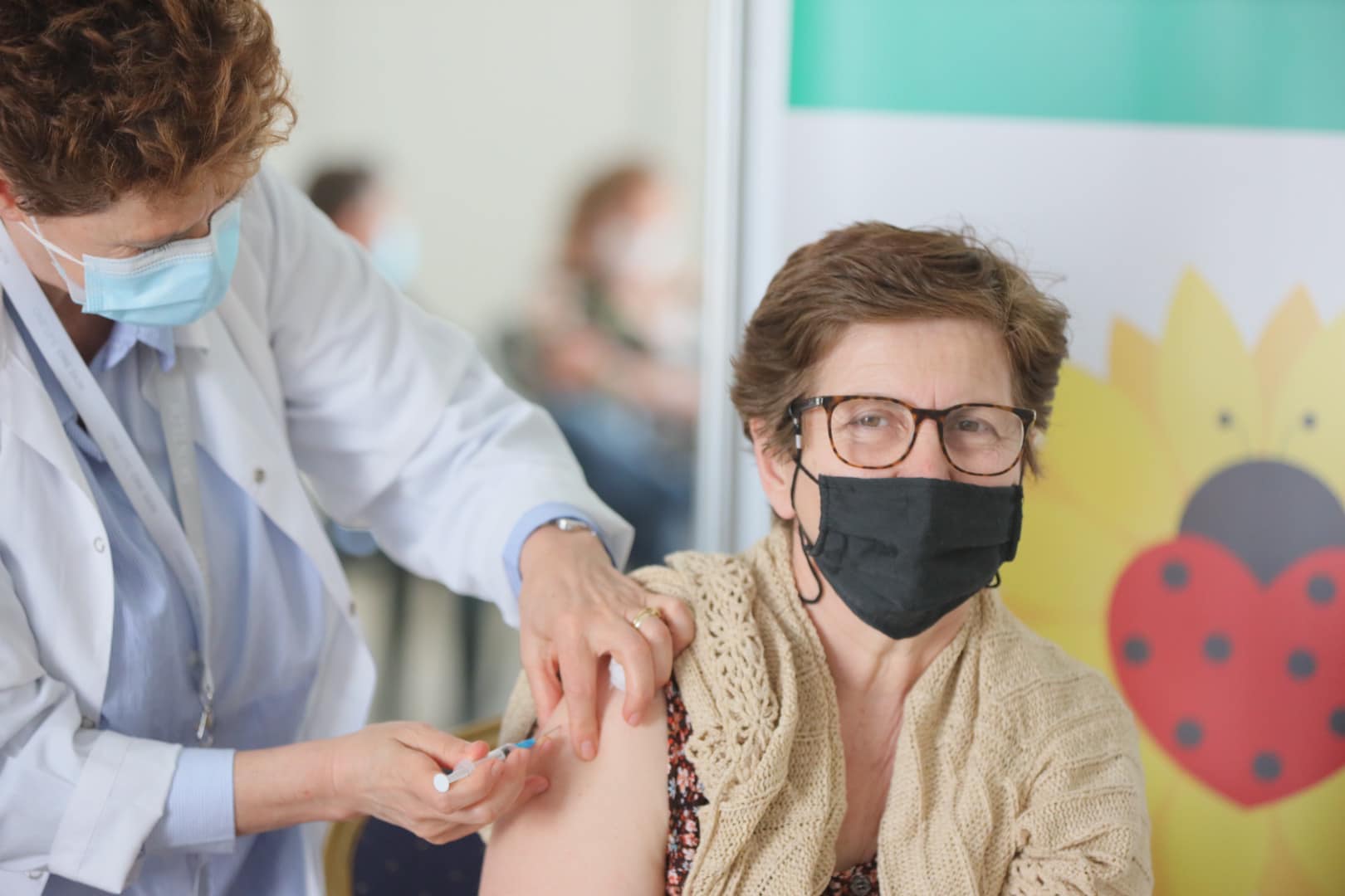 13 mijë e 467 persona vaksinohen në Shqipëri gjatë së premtes