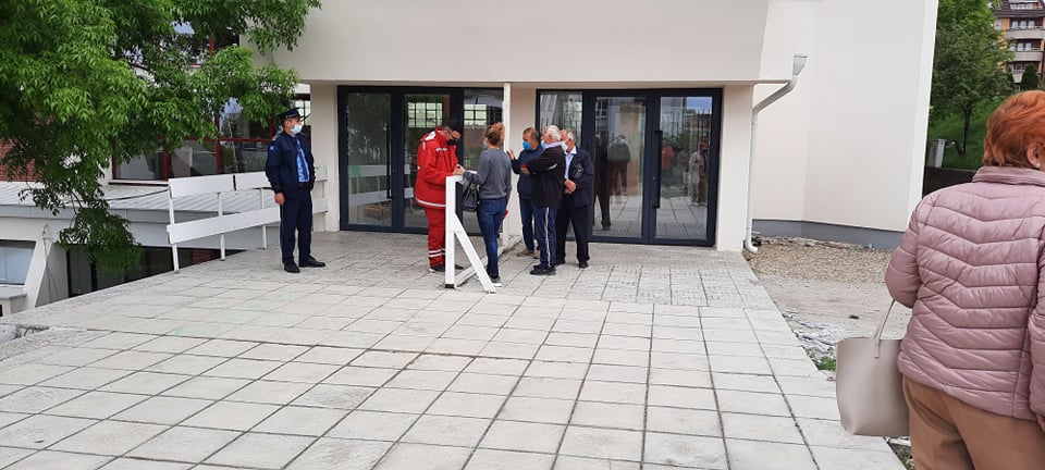 Procesi i vaksinimit përcillet pa asnjë tollovi në sallën “1 Tetori”