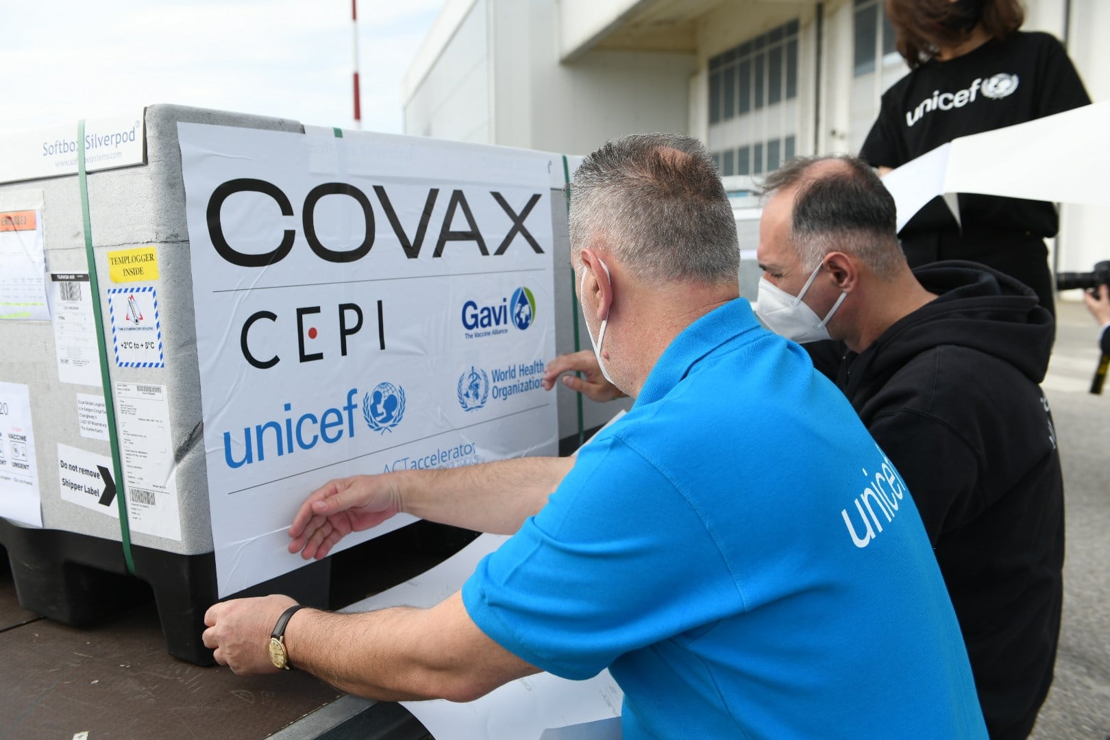 Arrijnë mbi 38 mijë doza të vaksinës kundër COVID-19 në vend