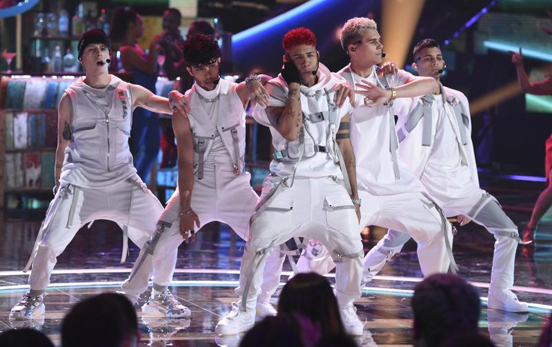 Grupit muzikor të Amerikës Latine ‘CNCO’ po i largohen anëtarët