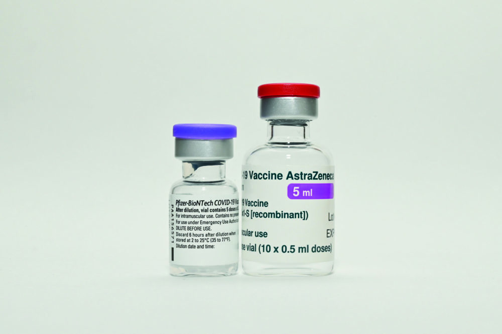 Pfizer/BioNTech dhe AstraZeneca rezultojnë 'shumë efektive' kundër variantit indian të COVID-19