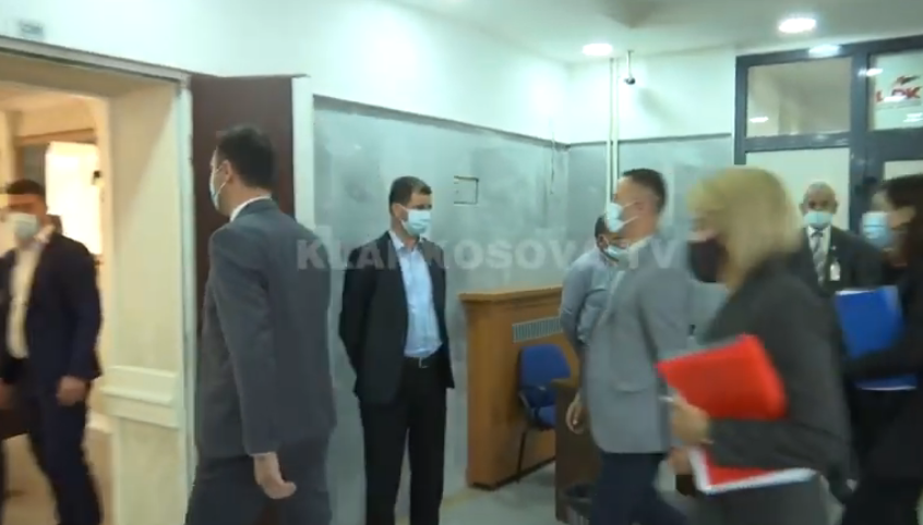 VV kundër AAK-së, refuzon faljen e gjobave për bizneset - 31.05.2021 - Klan Kosova