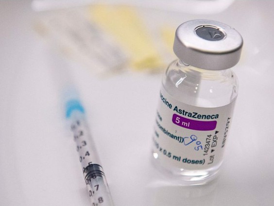 Gruaja nga Anglia thotë se vaksina AstraZeneca e bëri të dukej si ‘Alien’