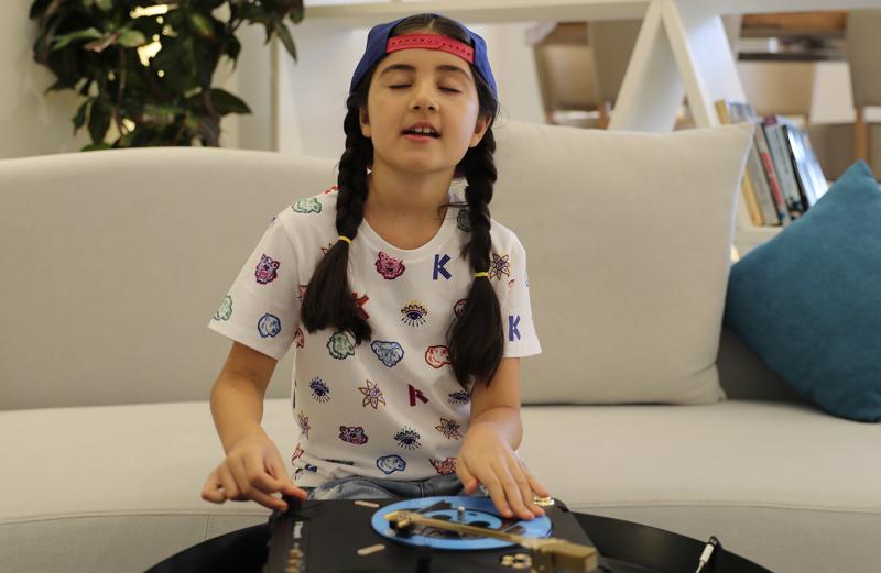 DJ më e re në Dubai, ja si u bë e njohur 9 vjeçarja (FOTO)