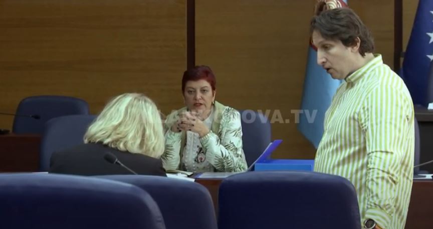 Anulohen konkurset ne disa shkolla - 26.05.2021 - Klan Kosova