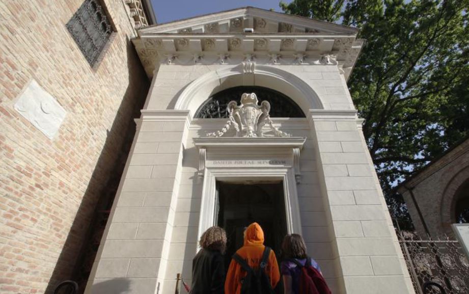 Italia nderon Dante Aligherin në 700 vjetorin e vdekjes së tij
