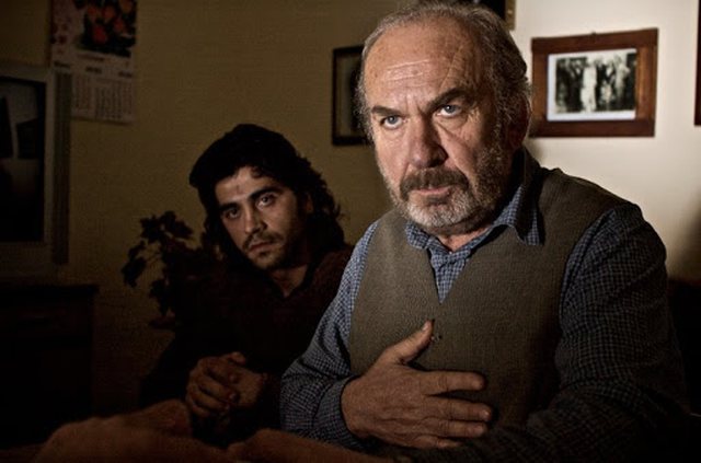 Artisti shqiptar humb betejën me COVID-19