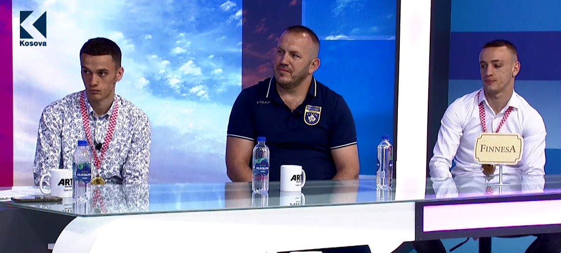 Dy vëllezërit kosovarë, kampionë ballkanikë të boksit në Zagreb