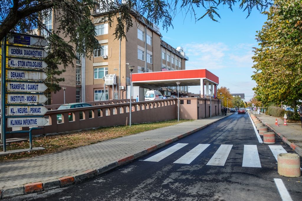 Pacienti bie nga kati i katërt i QKUK-së, deklarohet policia