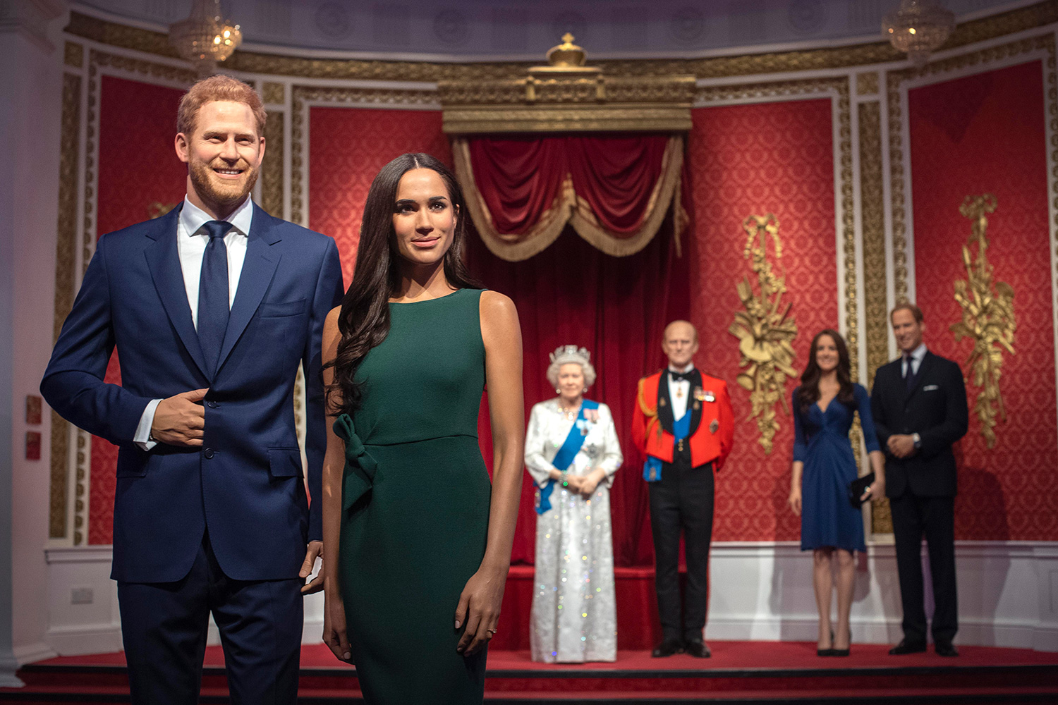 Figurat e dyllit të Princit Harry dhe Meghan zhvendosen larg prej atyre të familjes mbretërore