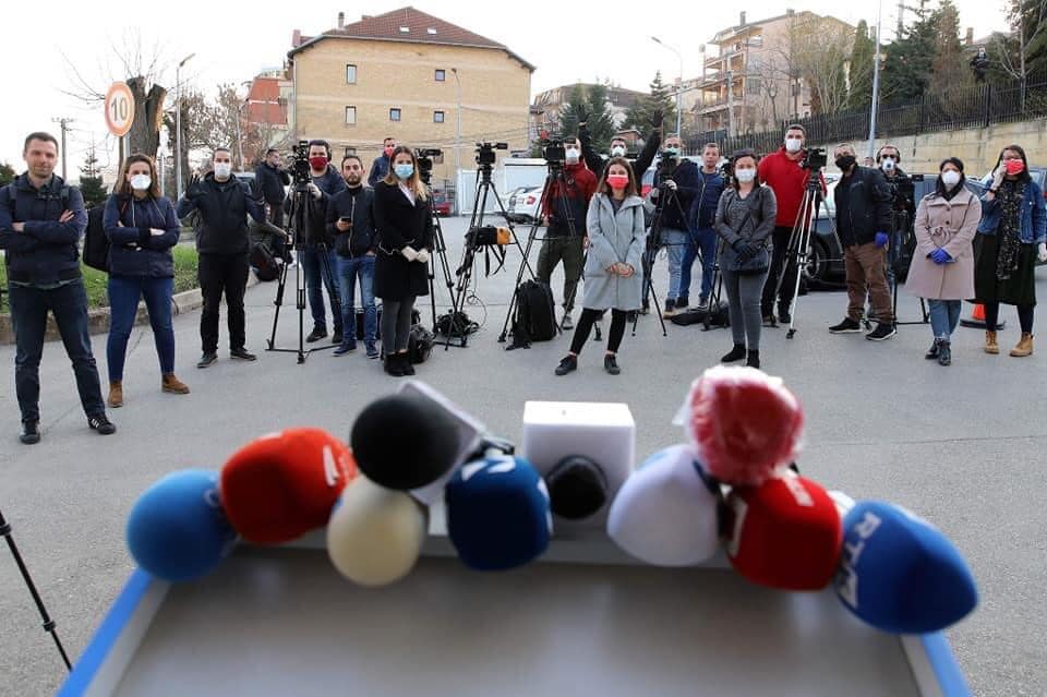 AGK: Nga nesër gazetarët, kameramanët dhe fotoreporterët mund të aplikojnë për vaksinim ndaj COVID-19