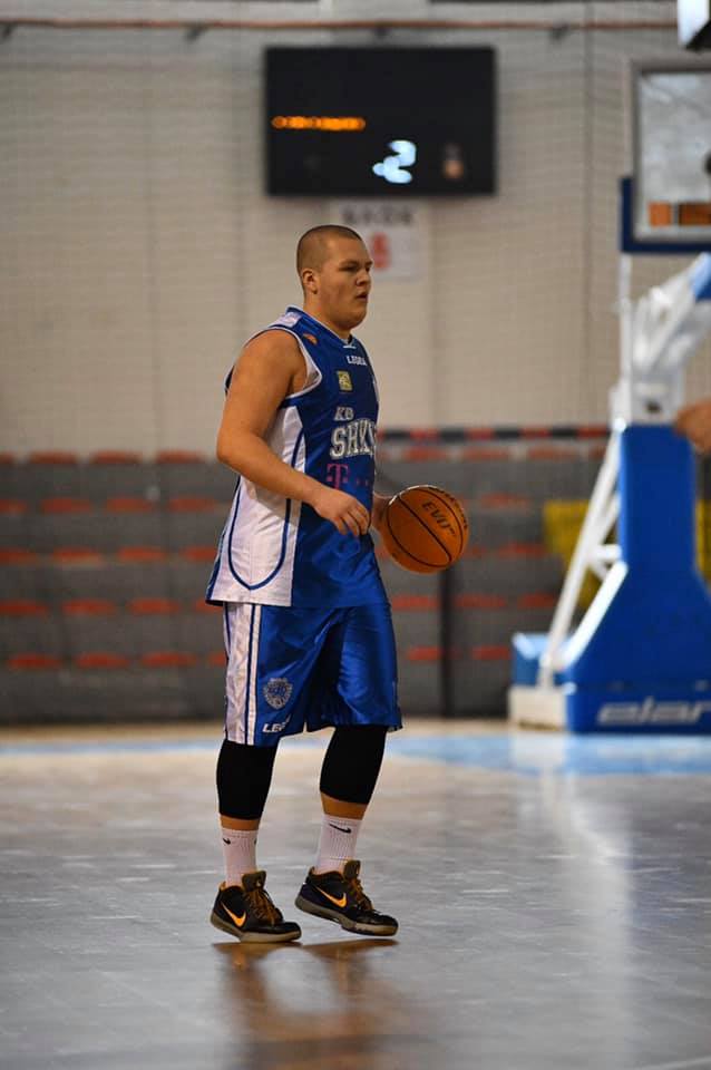 Meti Thaçi ftohet nga Maqedonia U18