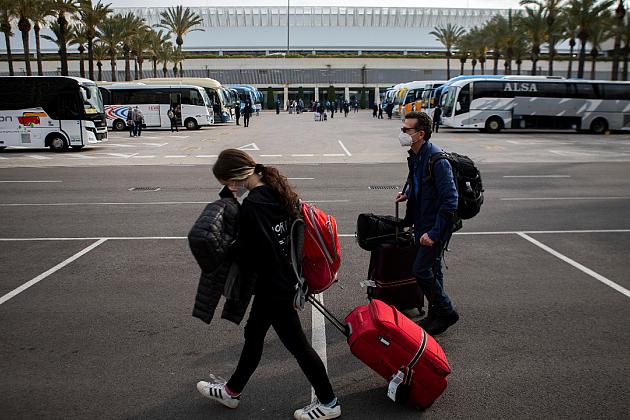 Spanja rihapet për turistët e vaksinuar ndaj COVID-19