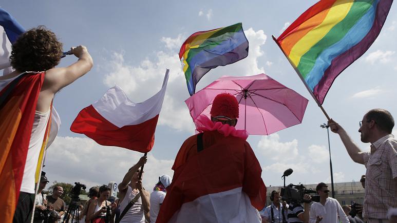 Pas trysnisë rikthehet parada e krenarisë në Varshavë