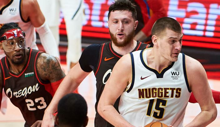 Nuggets fiton serinë ndaj Blazers (VIDEO)