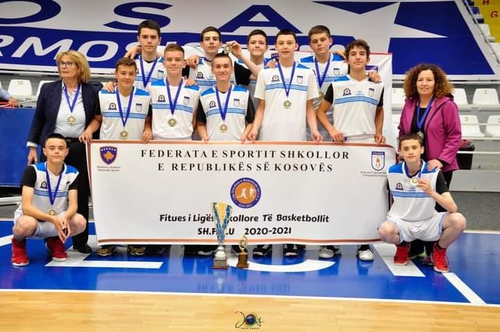 Nxënësit e “Ismail Qemali” janë kampionë të Kosovës në Ligën Shkollore të Basketbollit