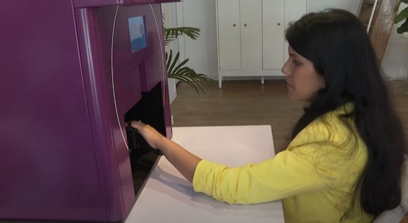 Manikyrist robot që kujdeset për bukurinë tuaj (VIDEO)